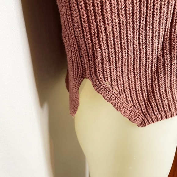 Cropped Boxy Lace Up Front Sweater 🤍 - Picture 4 of 7